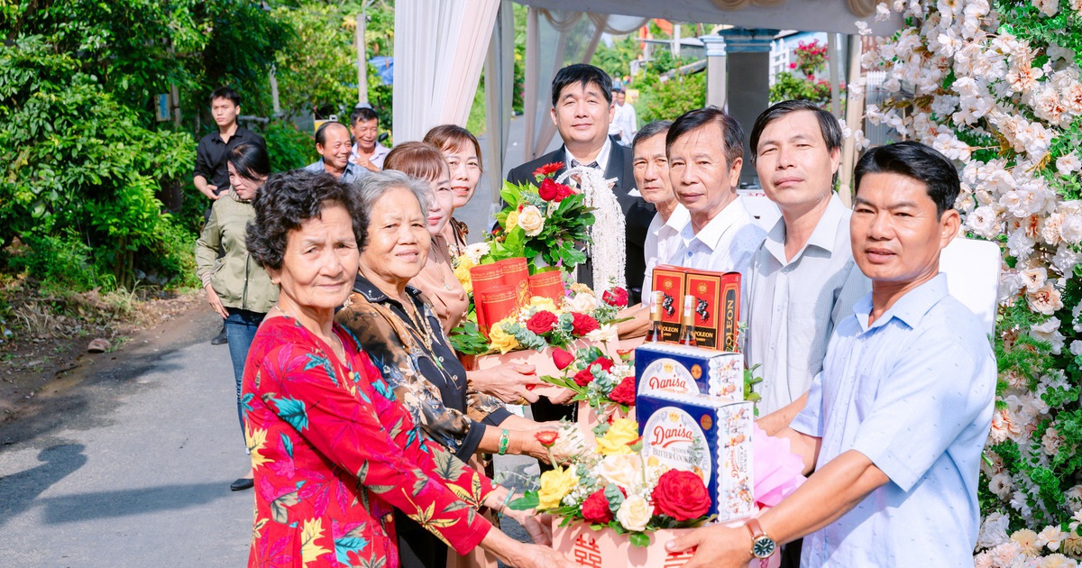 Đám hỏi 'gây sốt' của cô dâu Việt lấy chồng Đài Loan vì dàn bê tráp đặc biệt