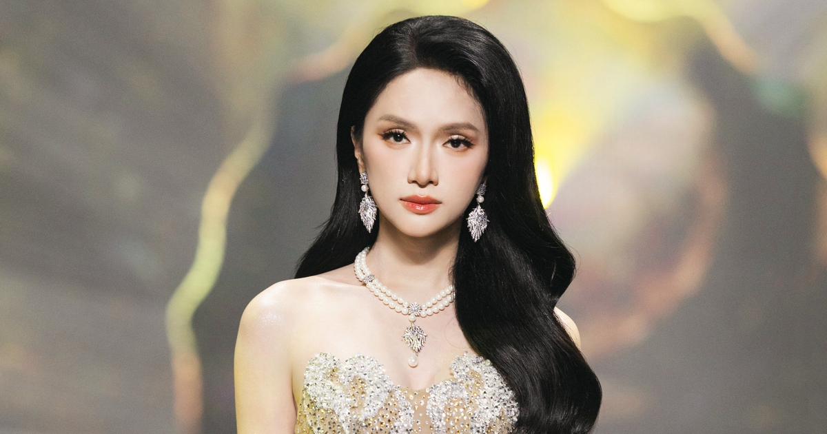 Những thiết kế dạ hội lộng lẫy, tinh xảo đậm dấu ấn nữ tính