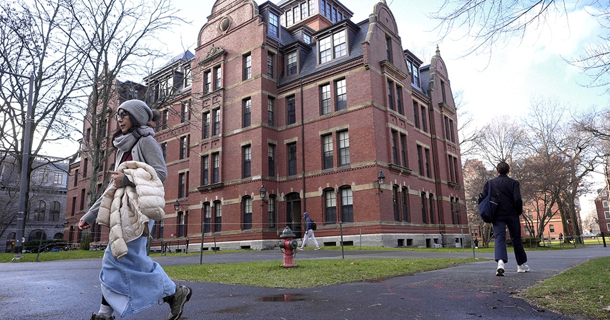 Tòa án chặn lệnh cấm đối với Đại học Harvard