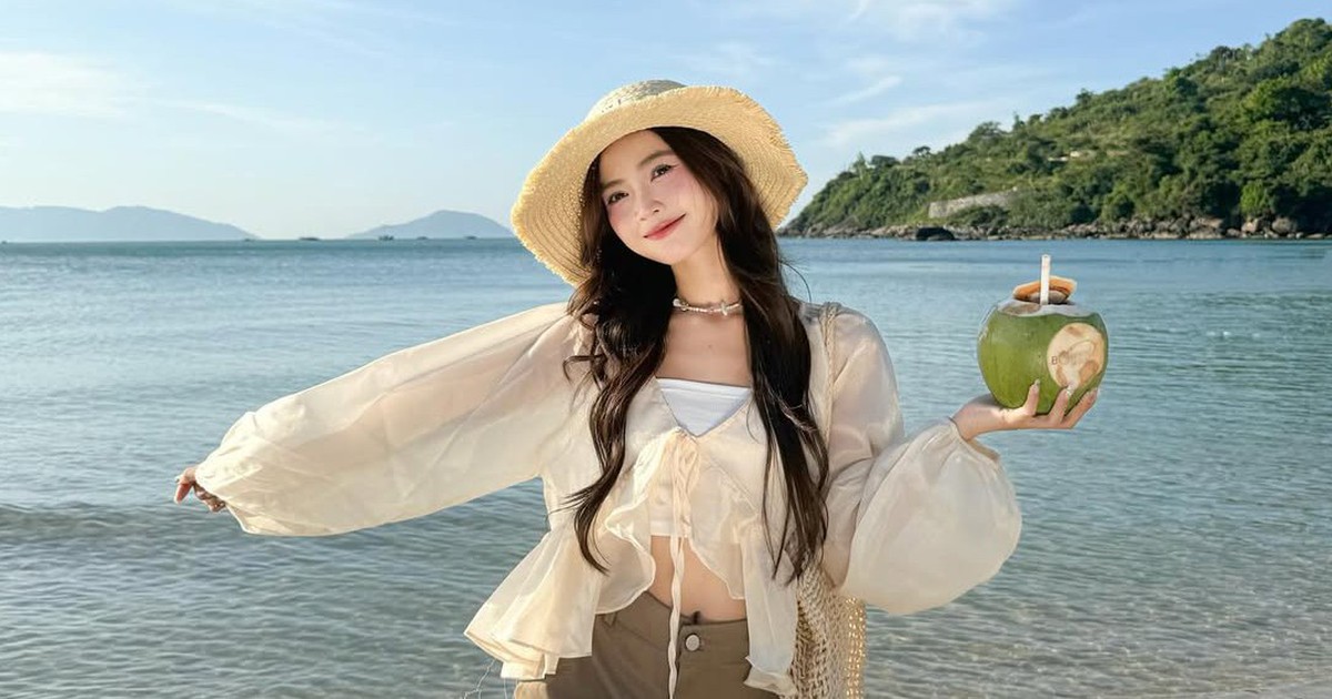 Chống nắng cực chất với mũ rộng vành