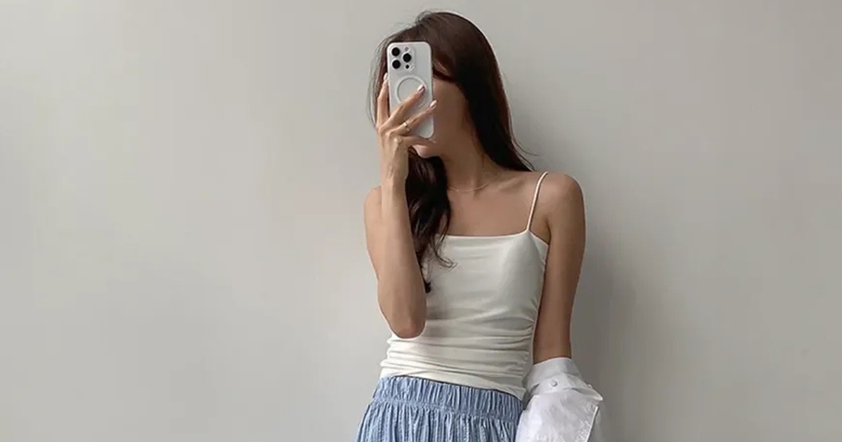 Quần dài pyjama kẻ sọc, phong cách giản dị và phóng khoáng trong mùa hè này