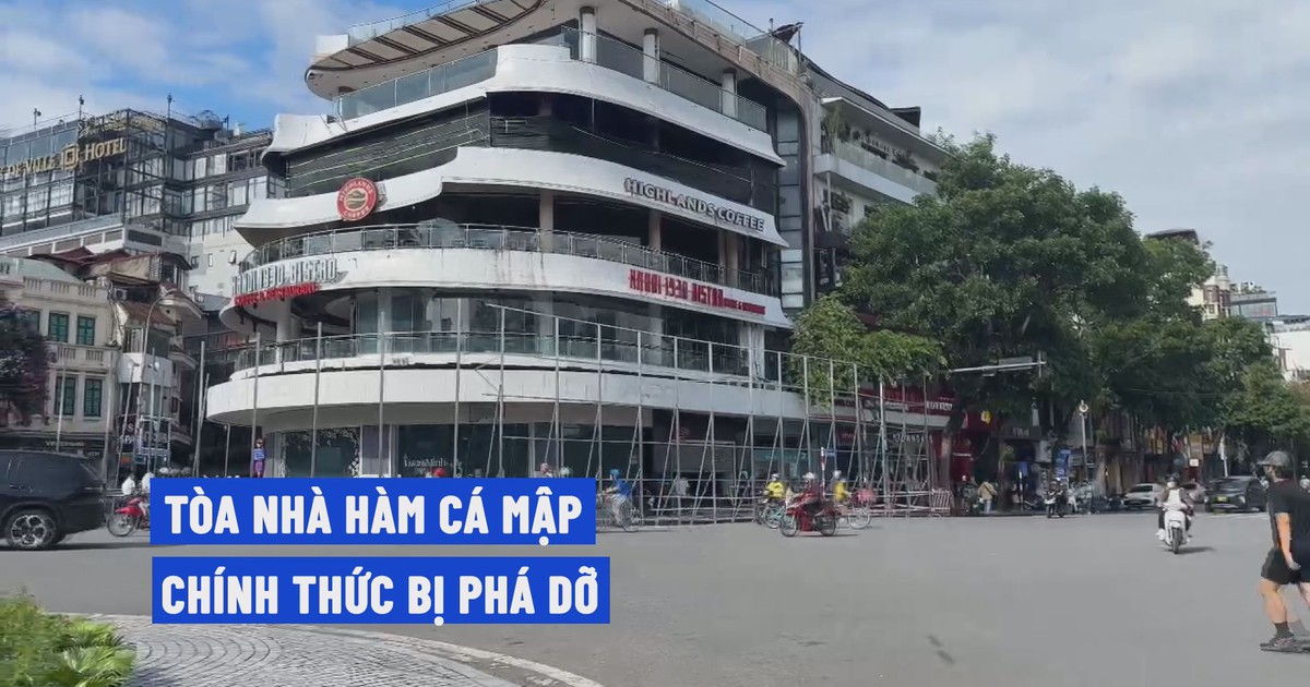 Cận cảnh quân rào, phá dỡ tòa nhà 'hàm cá mập'
