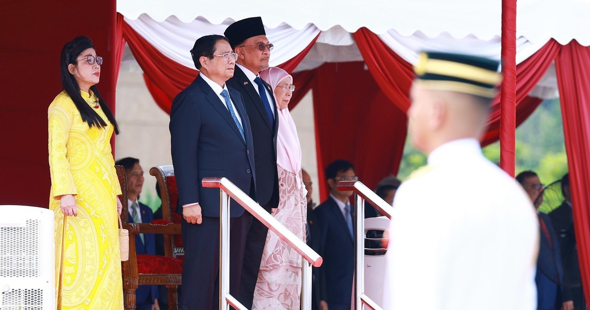 Lễ đón Thủ tướng Phạm Minh Chính và phu nhân thăm chính thức Malaysia