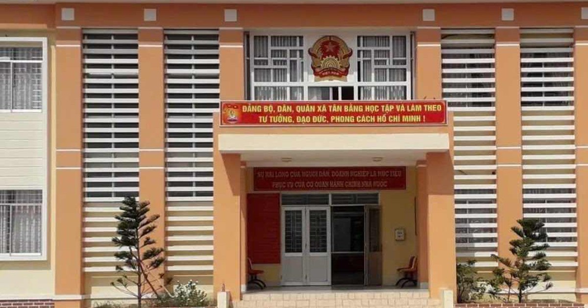 Cà Mau: Phê bình Đảng ủy xã đi học tập kinh nghiệm trong ngày làm việc