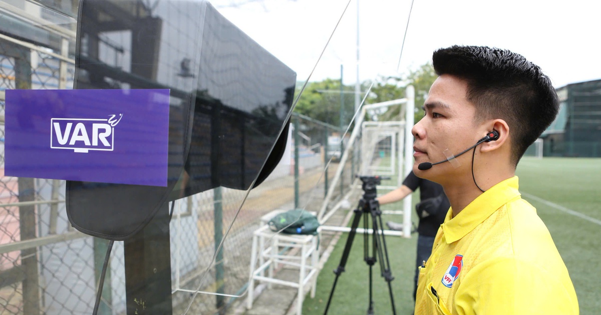 Giảng viên FIFA giám sát chặt chẽ, chấm điểm trọng tài VAR khóa 4: Sẽ đánh trượt nếu…