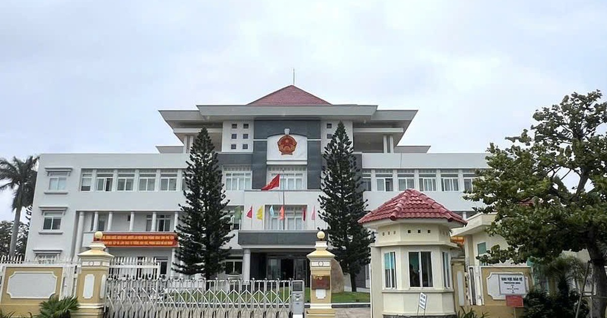 Nghỉ hưu trước tuổi, lái xe UBND tỉnh Phú Yên nhận hơn 1,3 tỉ đồng