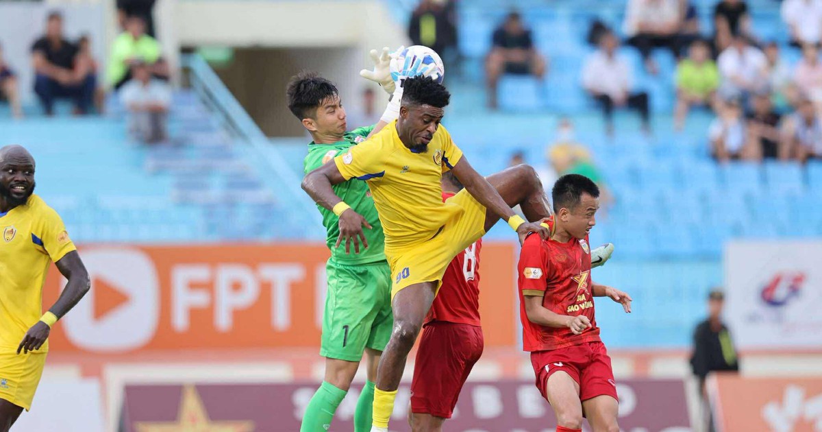 Bảng xếp hạng V-League mới nhất: Đà Nẵng phải giành giật 'sự sống', HAGL chưa thoát hiểm