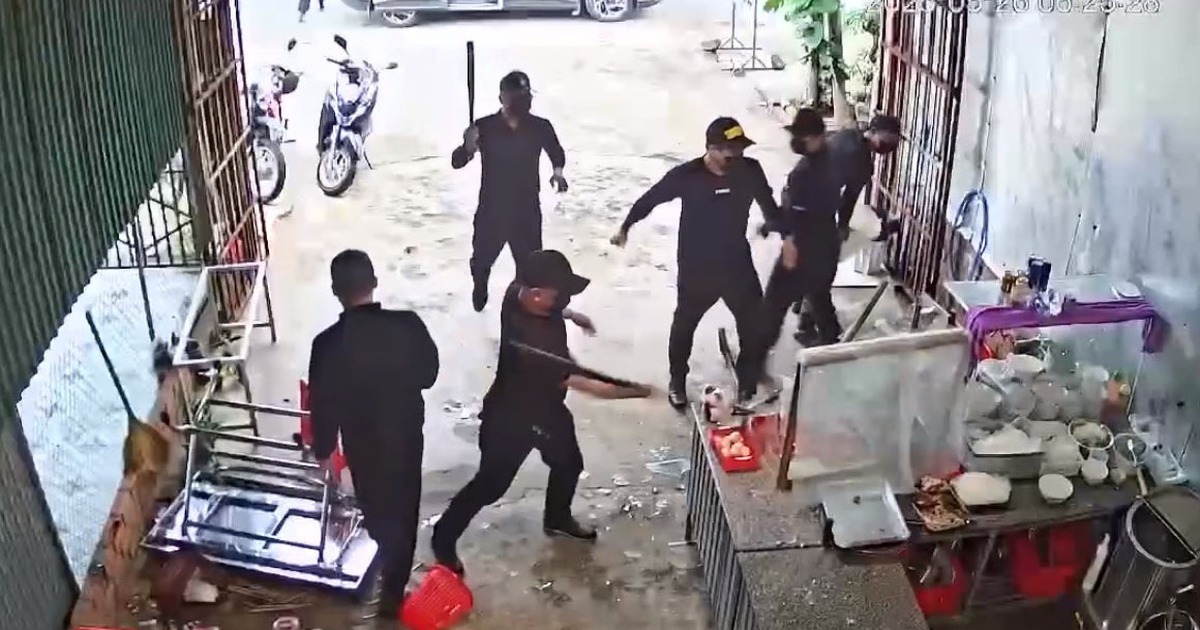 Vụ đập phá quán phở: Nhóm người mặc đồ đen đe dọa đòi nợ