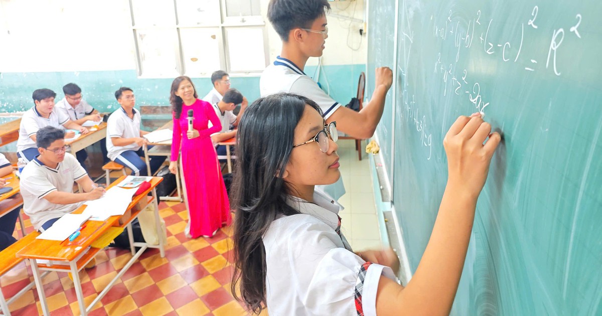 Ôn thi tốt nghiệp THPT các môn trắc nghiệm theo chương trình mới