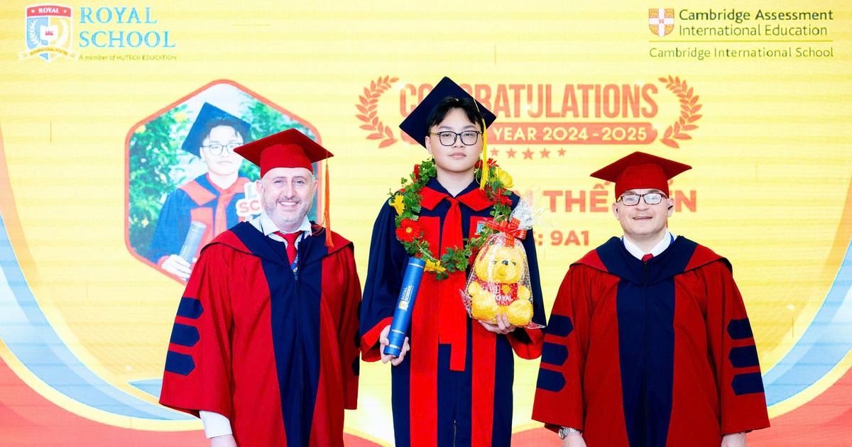 Xúc động lời nhắn gửi ‘thầy cô thương các em bằng tất cả trái tim’ trong lễ tốt nghiệp Royal School