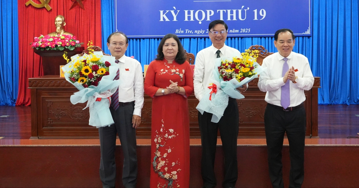 Bến Tre, Trà Vinh: Nhiều cán bộ chủ chốt nghỉ hưu trước tuổi