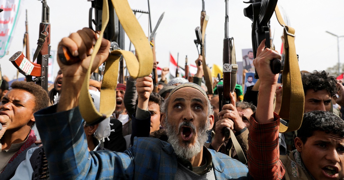 Houthi tính tấn công máy bay dân sự Israel?
