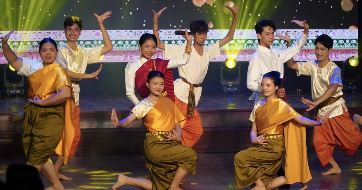 Thứ trưởng Bộ VH-TT-DL nhắn gửi sinh viên dân tộc thiểu số làm chủ '3 không gian' này