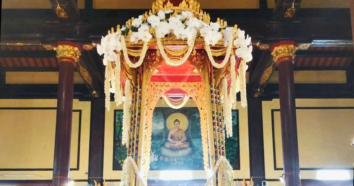 Hình ảnh đầu tiên trước giờ cung nghinh xá lợi Phật ở chánh điện chùa Quán Thế Âm
