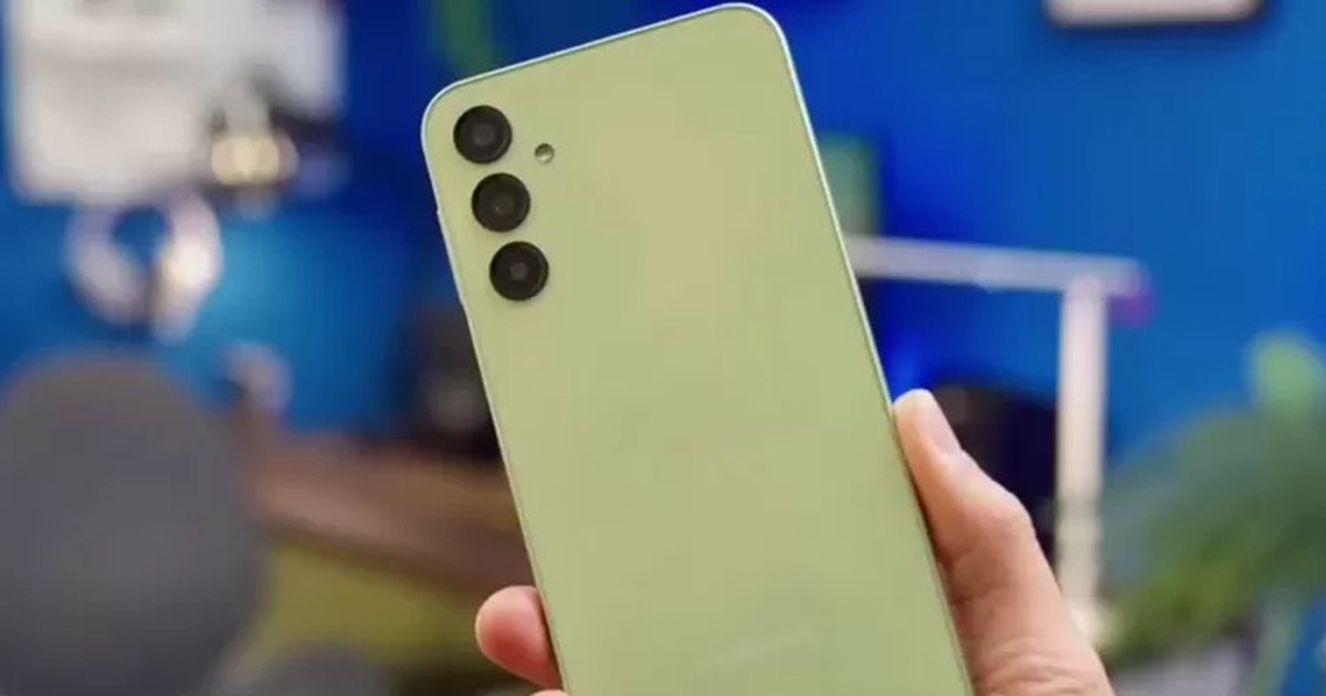 Điện thoại Galaxy giá rẻ 2 năm tuổi vừa được cập nhật One UI 7