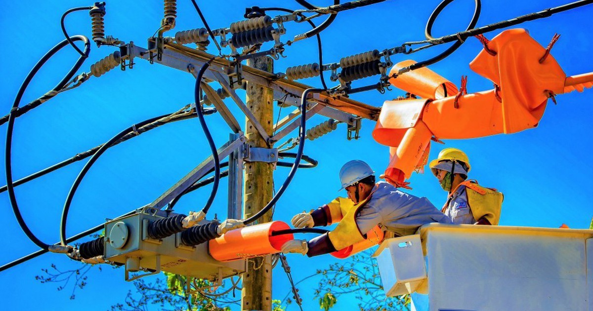 Giá bán lẻ điện sinh hoạt giảm còn 5 bậc, cao nhất gần 4.000 đồng/kWh