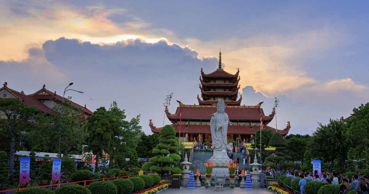 Mây ngũ sắc xuất hiện tại TP.HCM trước khai mạc Vesak 2025: Lý giải dưới góc độ khoa học