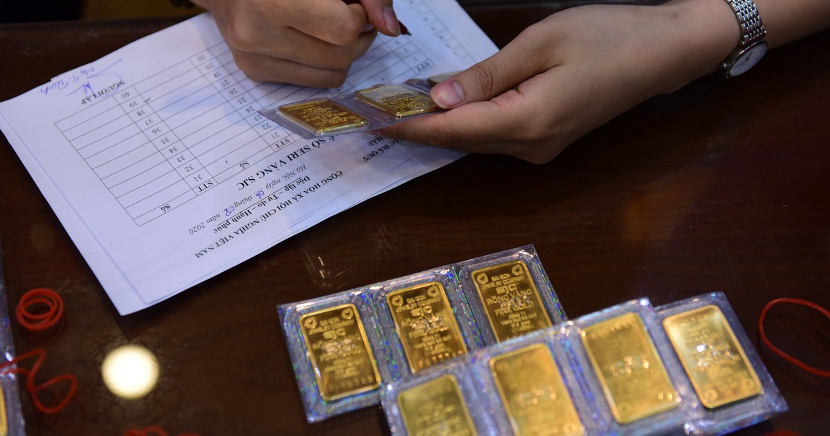 Giá vàng thế giới tăng thẳng đứng