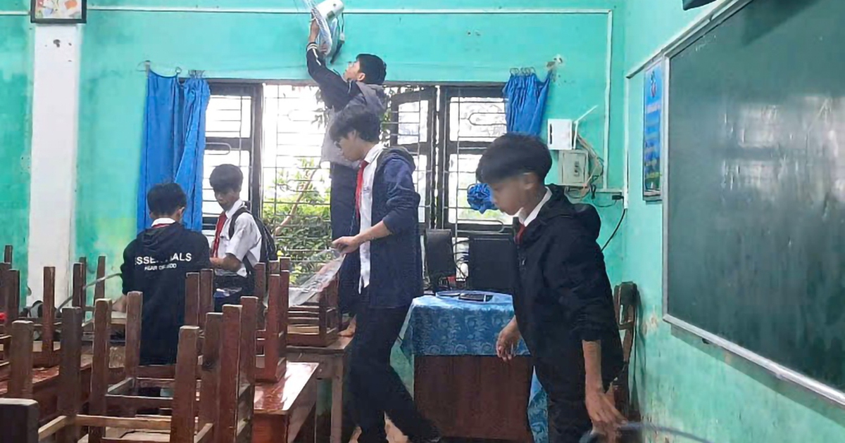 Dọn 'cỗ máy bụi' mùa nắng nóng