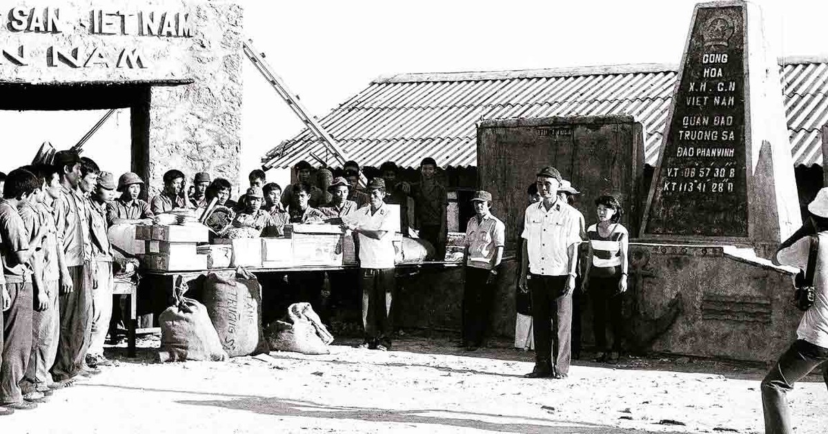 Cổ tích ở Trường Sa: Có chết cũng phải đưa bộ đội về