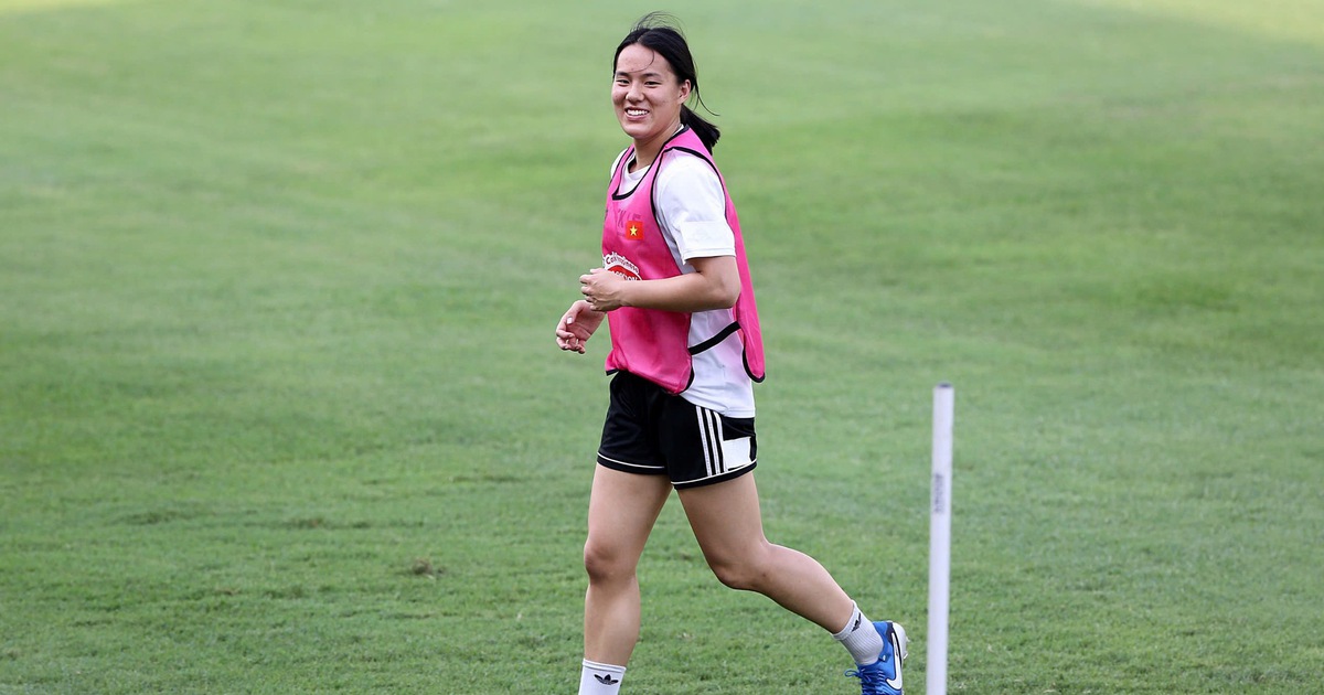 Nhân tố 'lạ' tập nhờ đội tuyển nữ Việt Nam: Sao trẻ Việt kiều rất đáng xem!