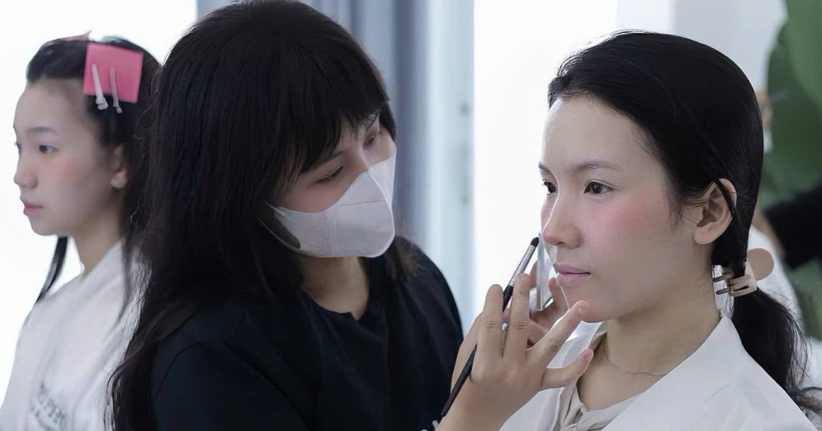 Bạn gái biết cách tự trang điểm là có lợi thế hơn khi làm mọi việc?