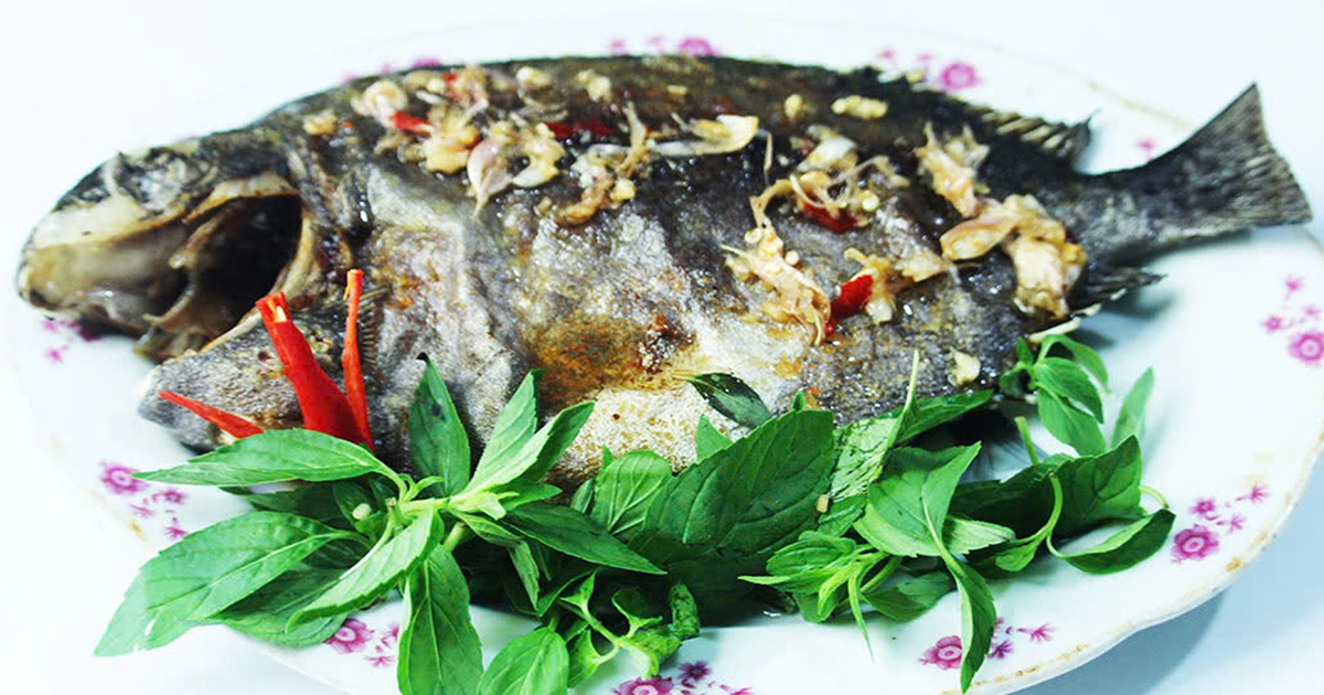 Món ngon Bình Định: Thơm phức cá dìa nướng mọi