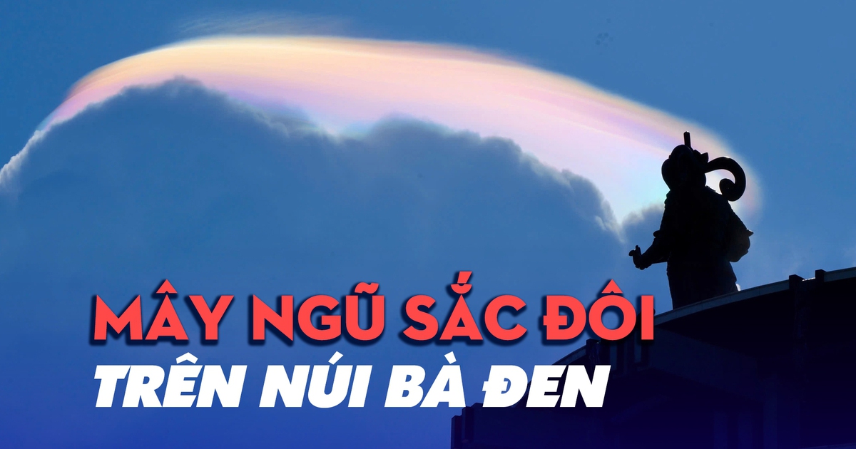 Mây ngũ sắc đôi xuất hiện ngay sau khi cung rước xá lợi Đức Phật lên núi Bà Đen