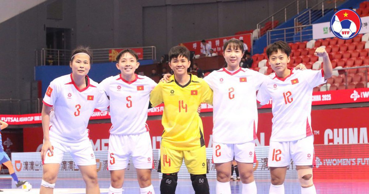 Tranh ngôi nhất bảng với đội cực mạnh Iran, HLV đội futsal nữ Việt Nam lên tiếng