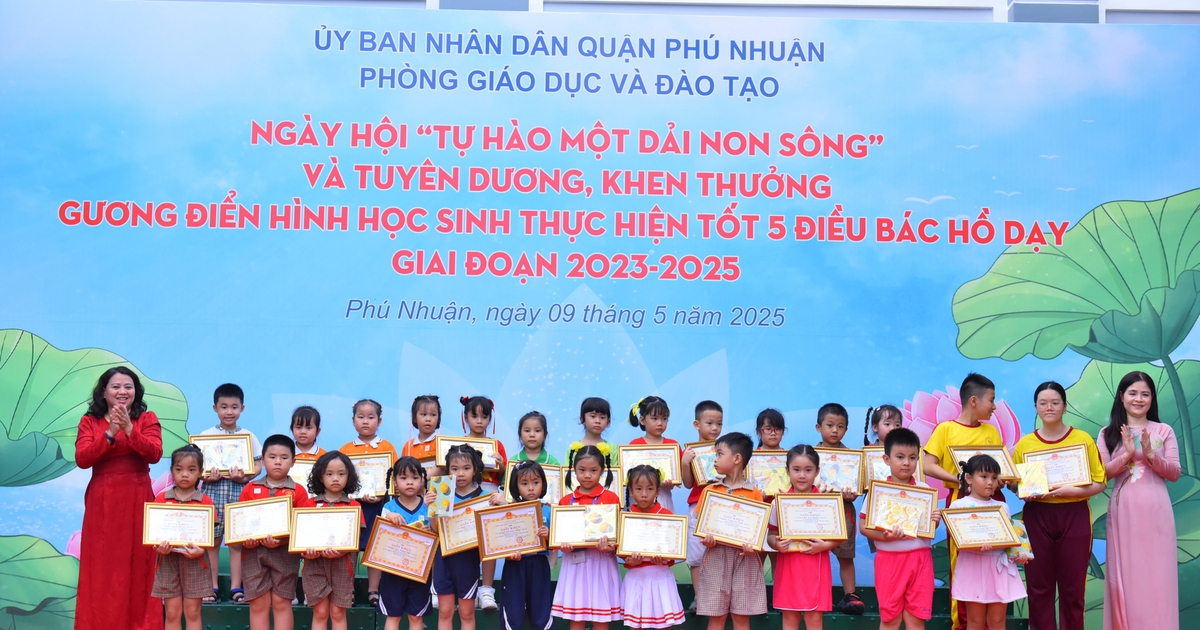 Tuyên dương hơn 500 học sinh gương điển hình thi đua 5 điều Bác Hồ dạy