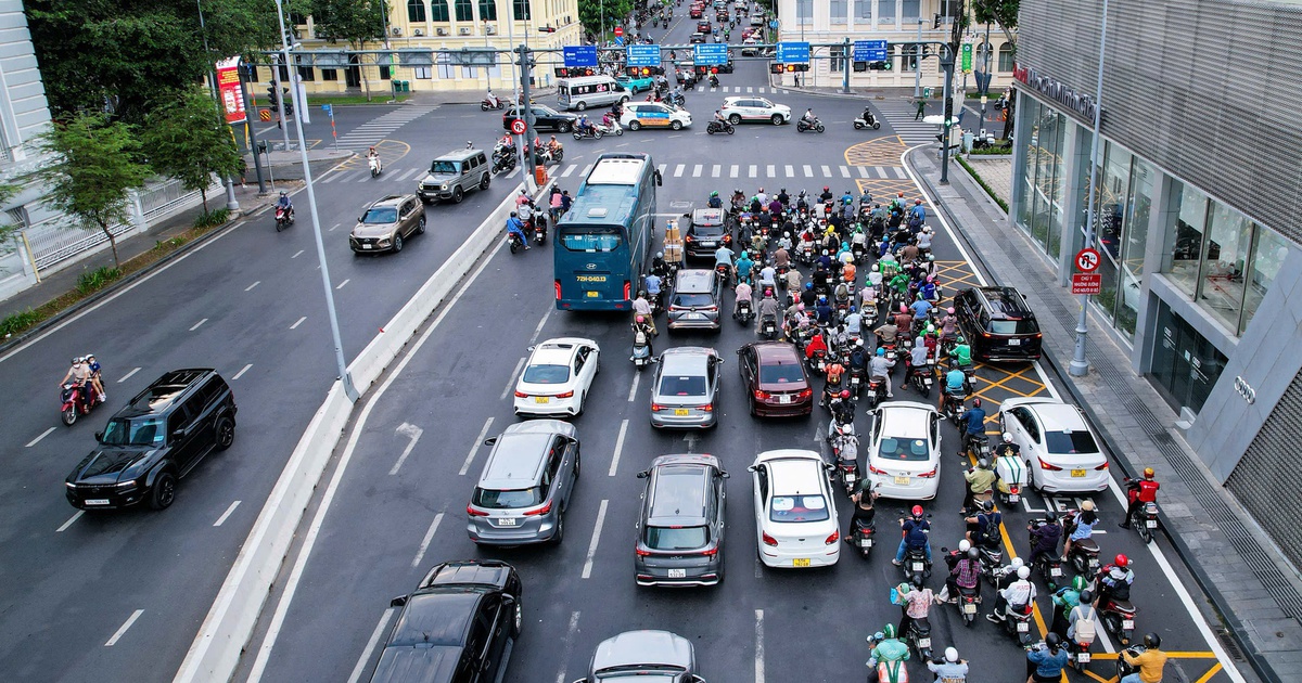 TP.HCM kẻ vạch mắt võng ở giao lộ Lê Duẩn - Tôn Đức Thắng: Vì sao?
