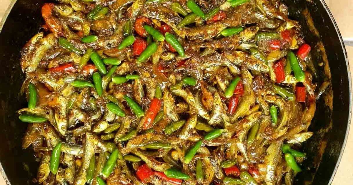 Hương vị quê hương: Cá lòng tong kho rim mộc mạc, đằm sâu