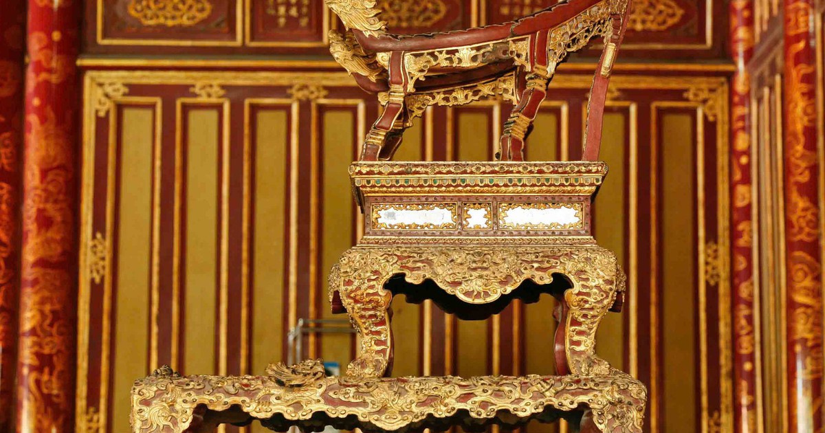 Phục chế ngai vàng triều Nguyễn thế nào?