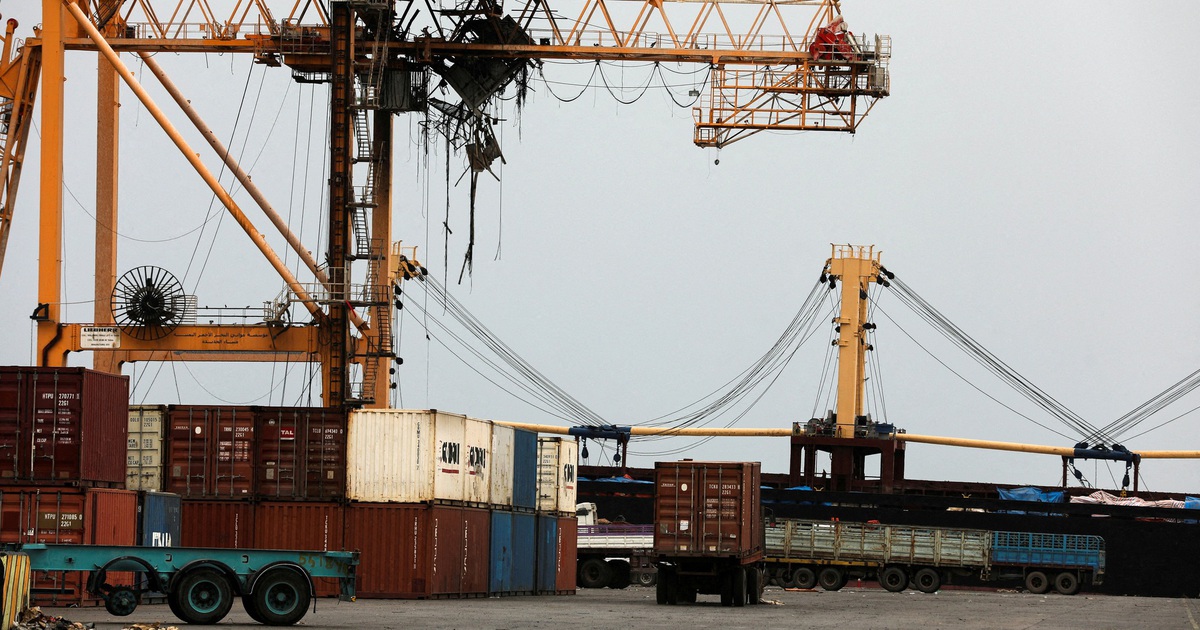 Hải qu&acirc;n Israel lần đầu tấn c&ocirc;ng cảng Hodeida ở Yemen