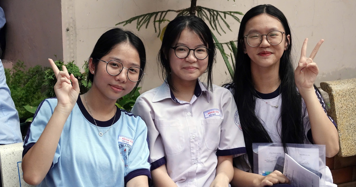 Chấm thi lớp 10 TP.HCM: Đã có điểm 10 môn toán, tiếng Anh