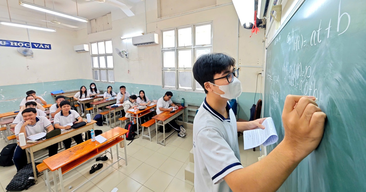 Bí quyết ôn thi tốt nghiệp THPT đạt điểm cao: Bác Hồ với lịch sử Việt Nam
