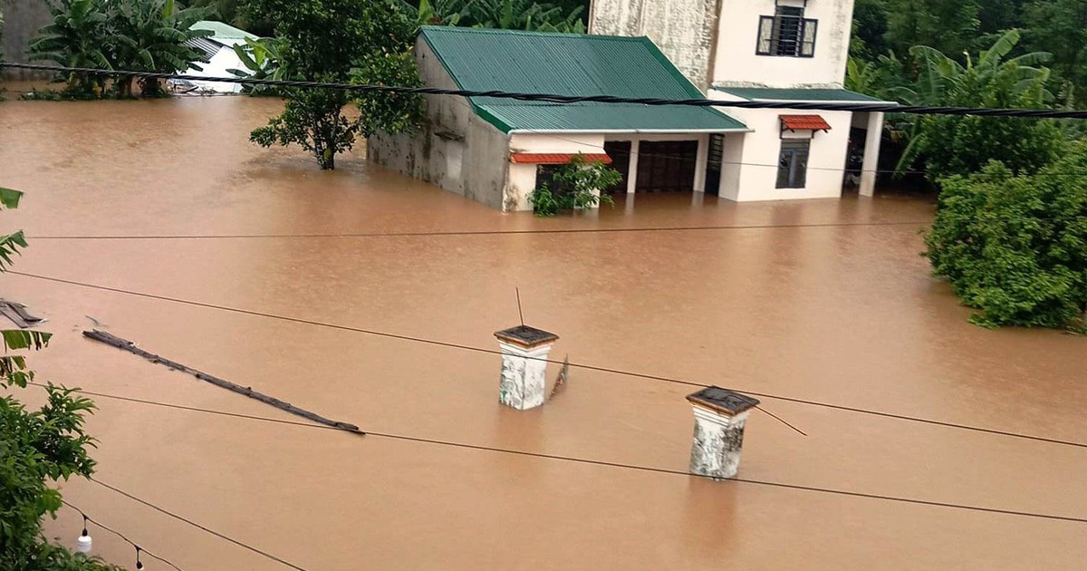 Bão số 1: Hơn 300 ngôi nhà ở Quảng Nam ngập sâu trong biển nước