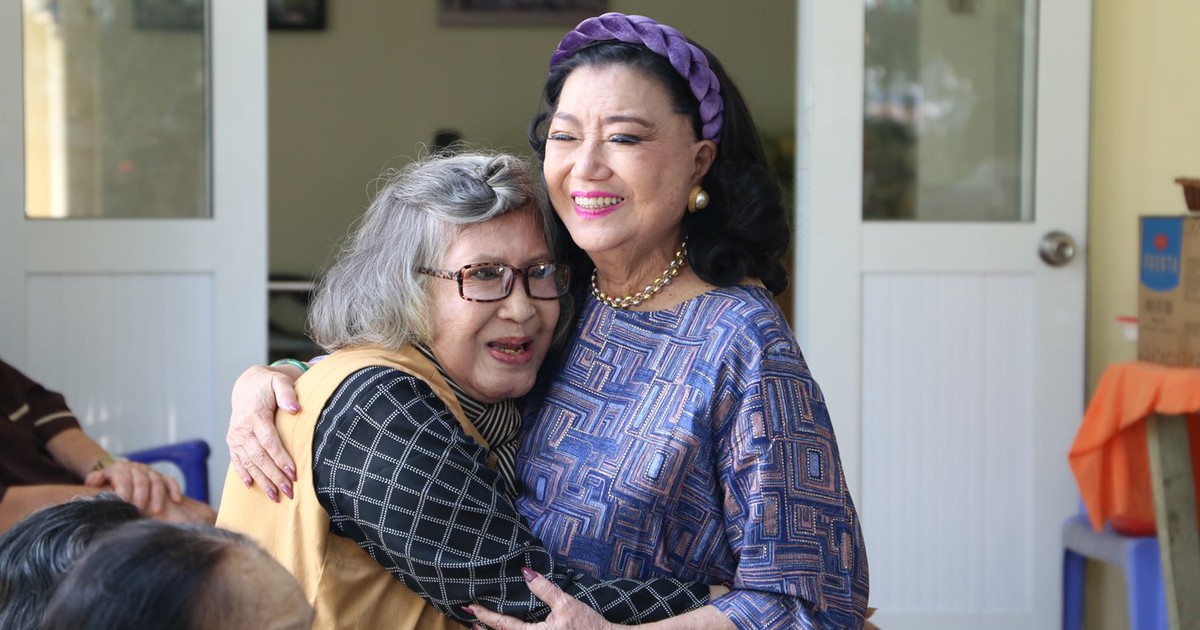 Giọt nước mắt hạnh phúc của NSND Kim Cương