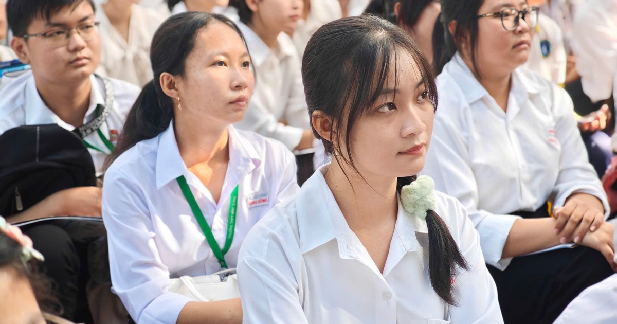 Bí quyết ôn thi tốt nghiệp THPT đạt điểm cao: Tổng ôn đề thi môn hóa