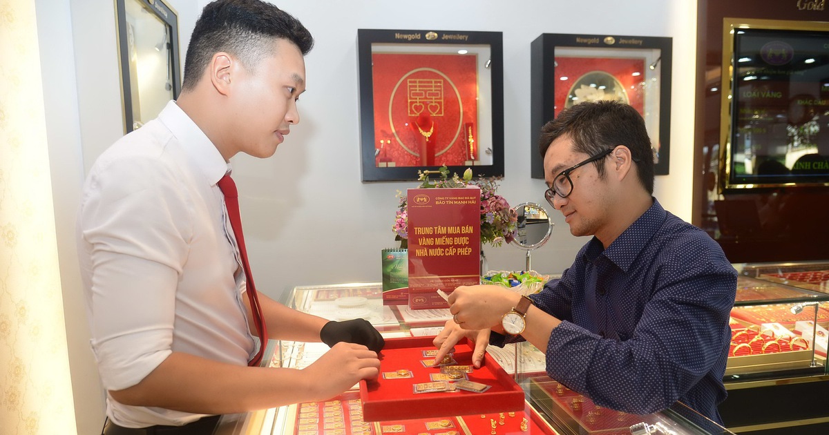 Bỏ độc quyền vàng miếng