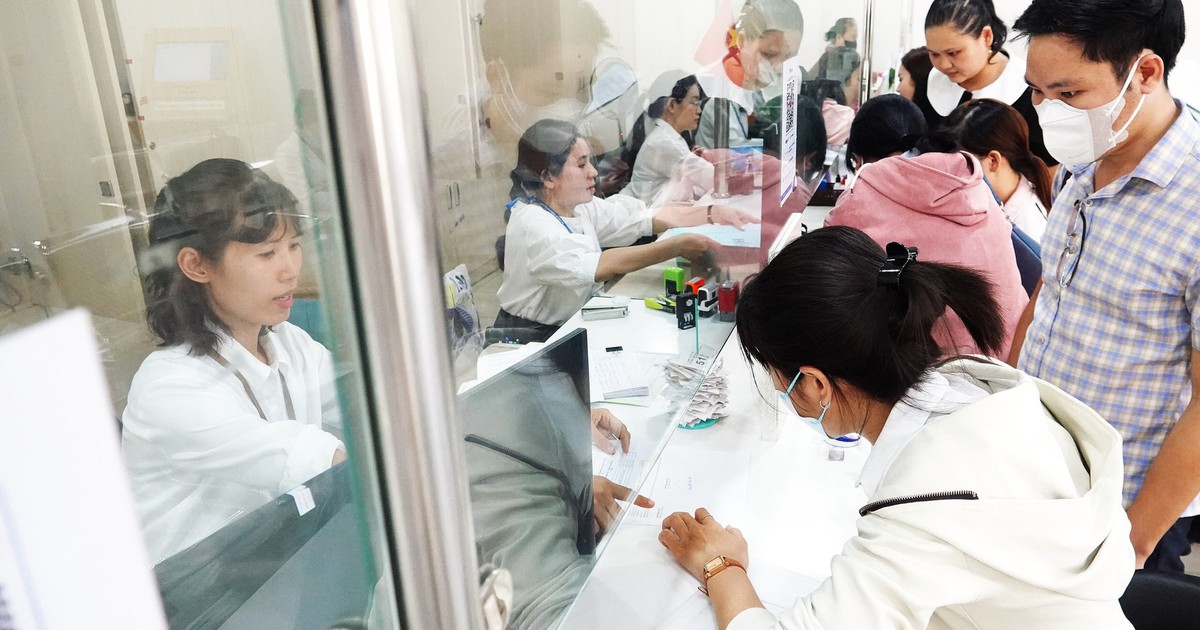 TP.HCM yêu cầu không để người dân chờ nộp hồ sơ quá 20 phút
