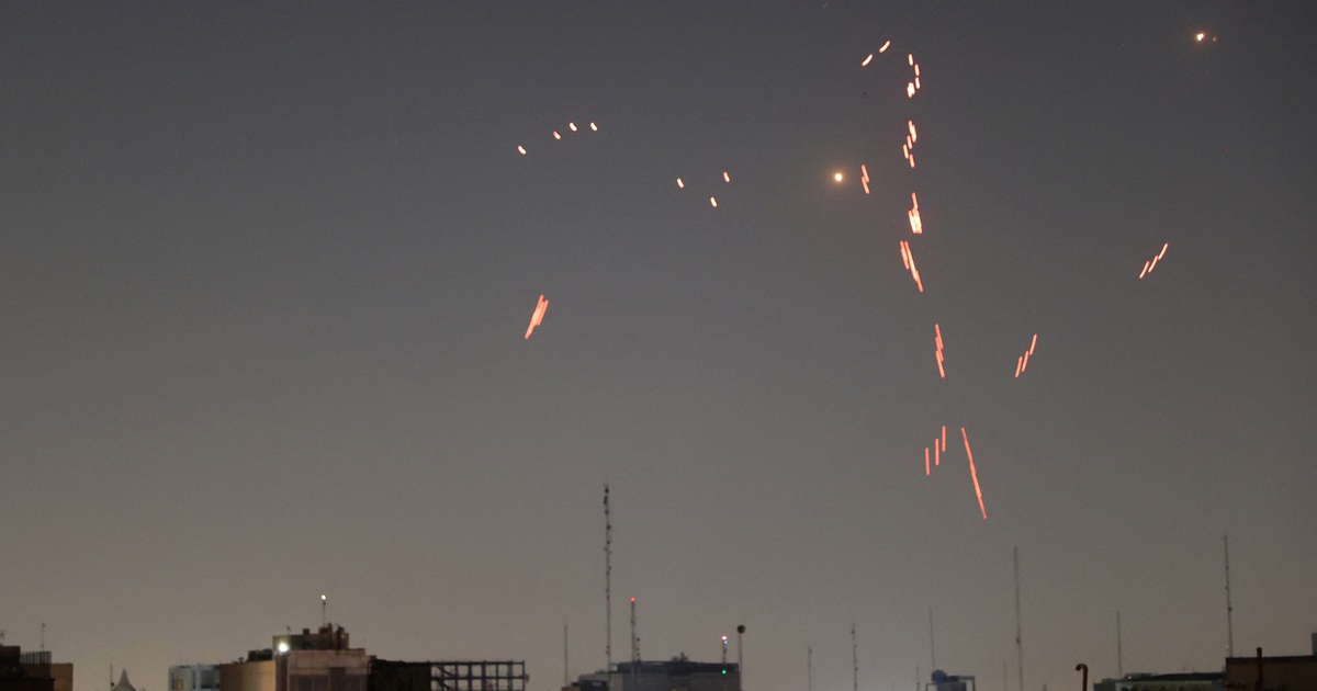 Israel: 'Máy bay chúng tôi đang tự do quần thảo trên không phận Tehran'