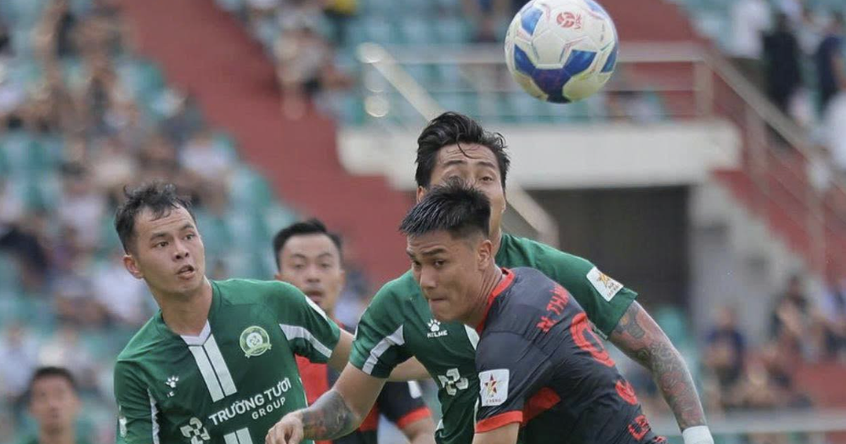 Vắng Công Phượng, Bình Phước thua đậm Ninh Bình: Cuộc đua thăng hạng V-League căng hơn dây đàn