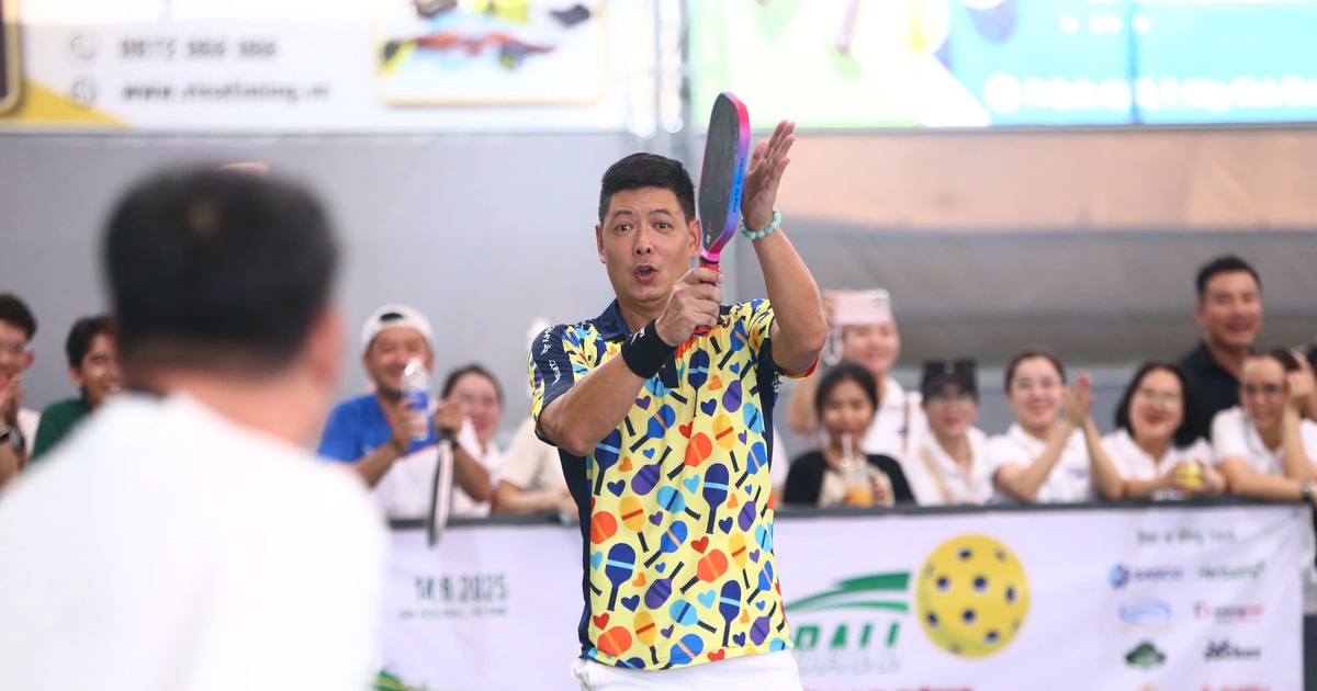 Diễn viên Bình Minh tạo sức hút đặc biệt trên sân pickleball