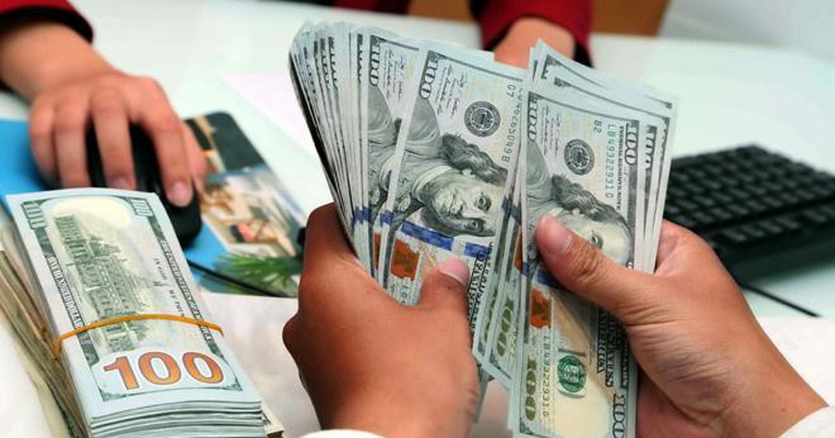 Giá USD hôm nay 15.6.2025: Đô tự do lao dốc, ngược chiều ngân hàng