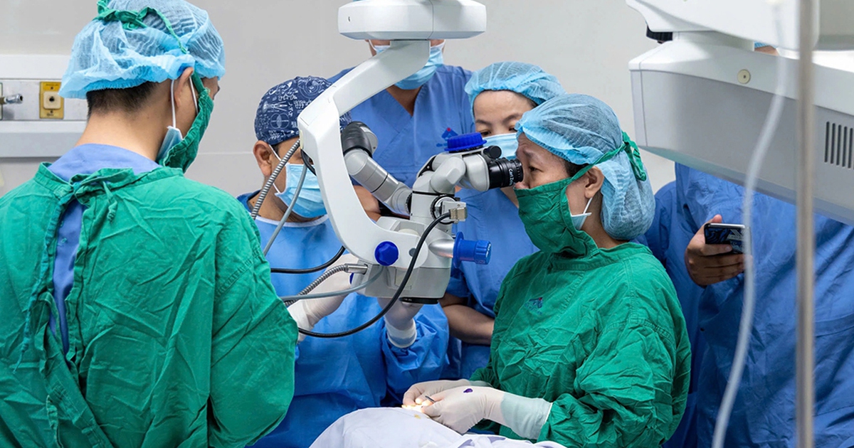 Thiếu gi&aacute;c mạc cứu người khiếm thị