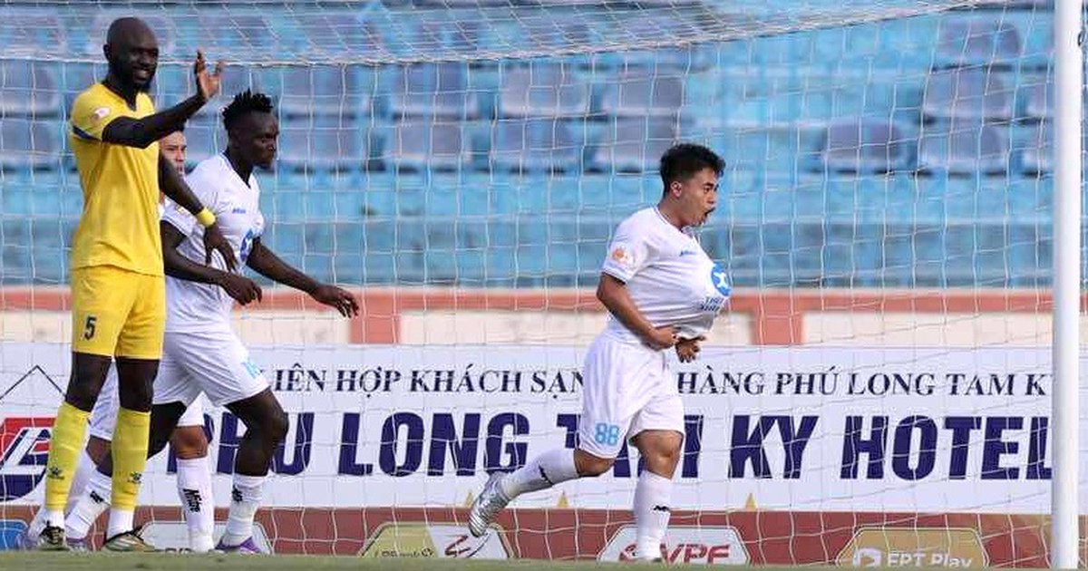 Nam Định quá xứng đáng giành ‘ngôi vua’ hai mùa liên tiếp, CLB Quảng Nam vẫn nơm nớp lo sợ