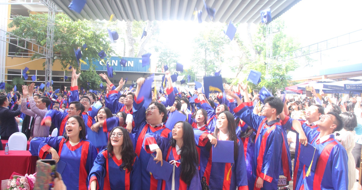 Trước ngày thi tốt nghiệp THPT, hiệu trưởng nhắn học sinh đừng chủ quan, giữ bình tĩnh