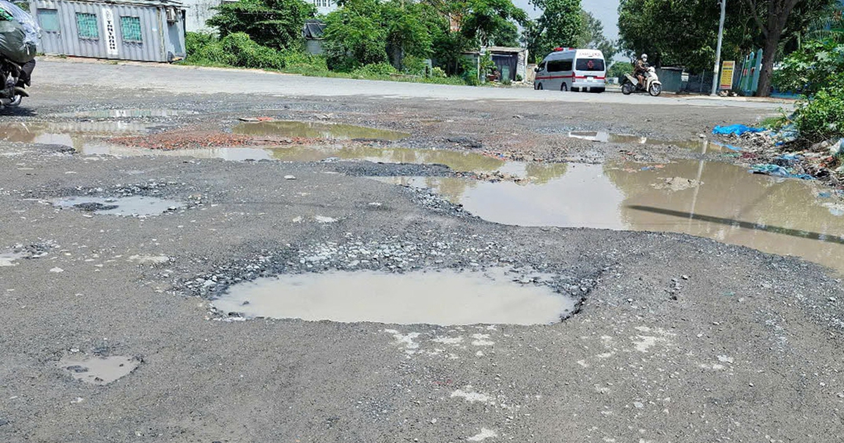 Đường hư hỏng, đi lại khó khăn