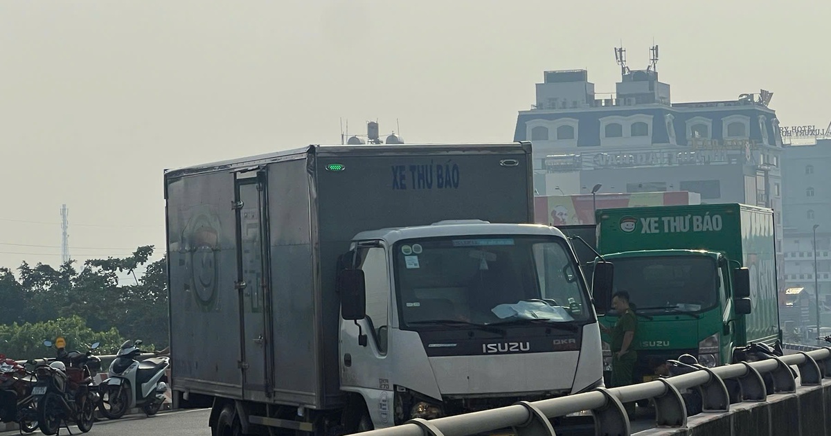 TP.HCM: Tai nạn trên cầu Bình Lợi, người bán trái cây tử vong
